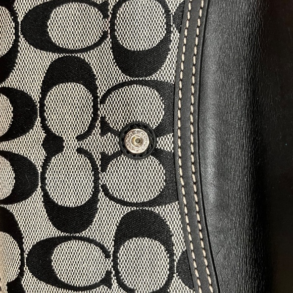 COACH Black Signature Turnlock Wallet - Picture 11 of 16